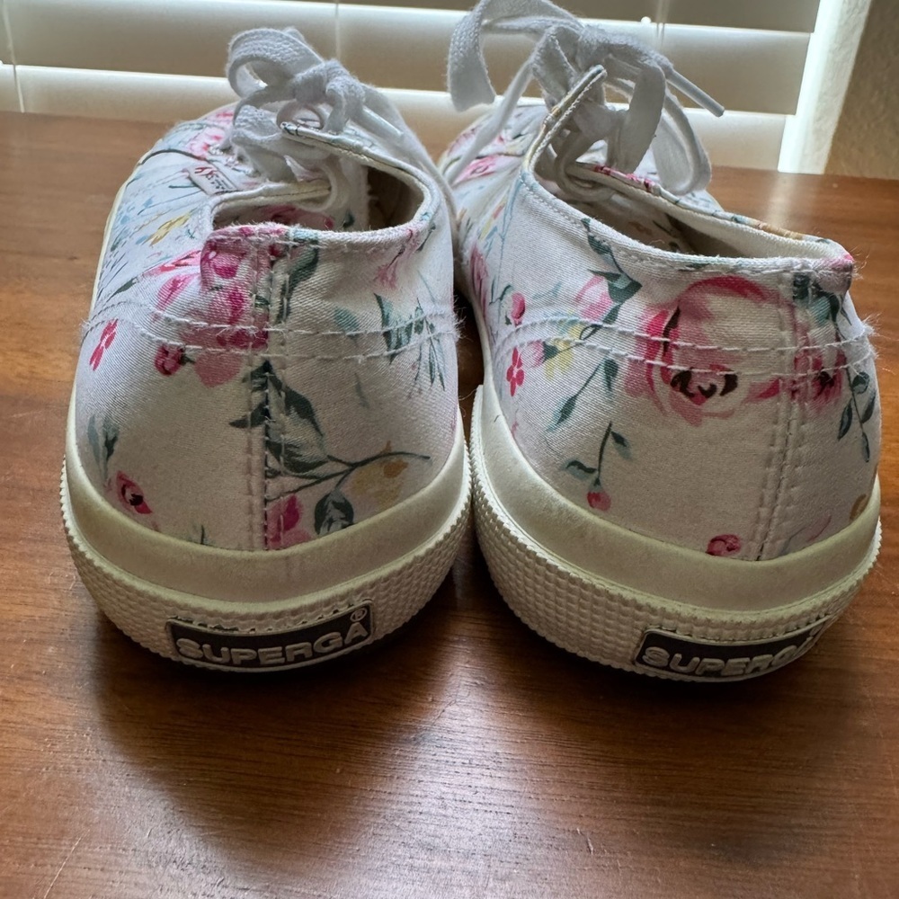 Superga Women's Floral Canvas Sneakers - White and Pink. Women’s sized 6 - Picture 2 of 7